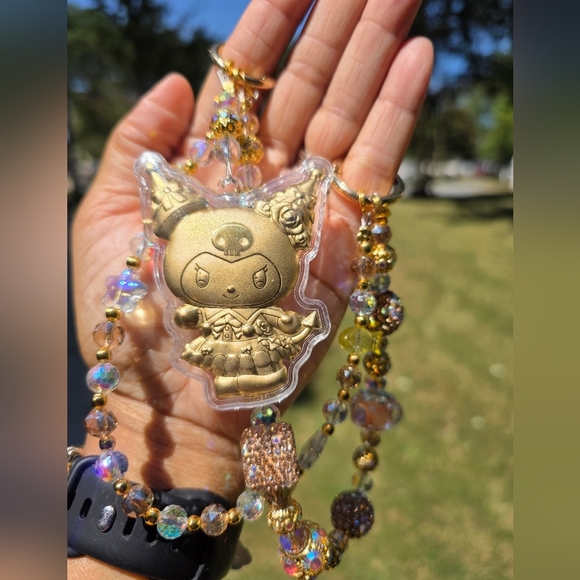 Gold Kuromi Sparkly Beaded HandBag Charm / Keychain - Picture 3 of 3